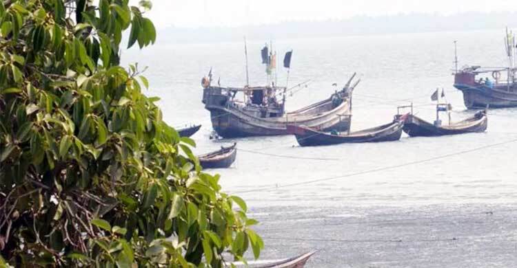 টেকনাফে নৌকাডুবি: চার রোহিঙ্গার মরদেহ উদ্ধার